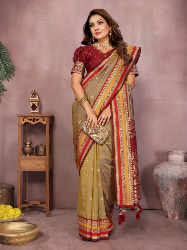 Gold_Toned_Art_Silk_Saree_For_Women