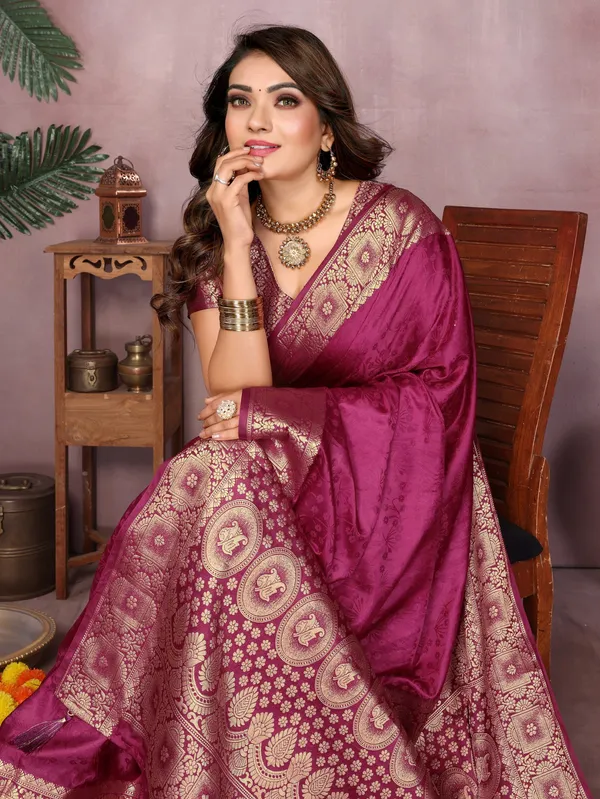 Fuchsia_Art_Silk_Saree_For_Women