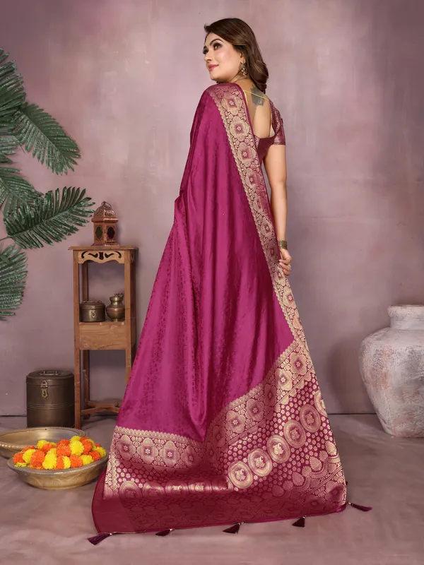 Fuchsia_Art_Silk_Saree_For_Women