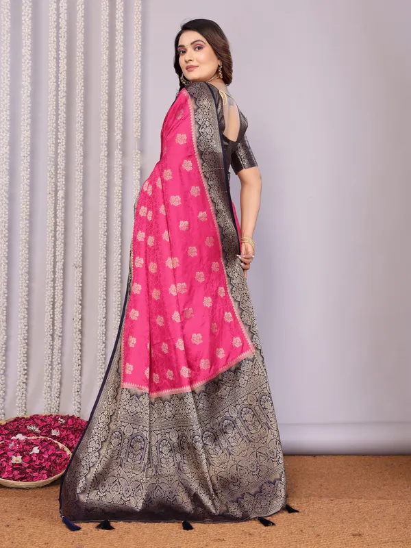 Fuchsia_Silk_Blend_Saree_For_Women