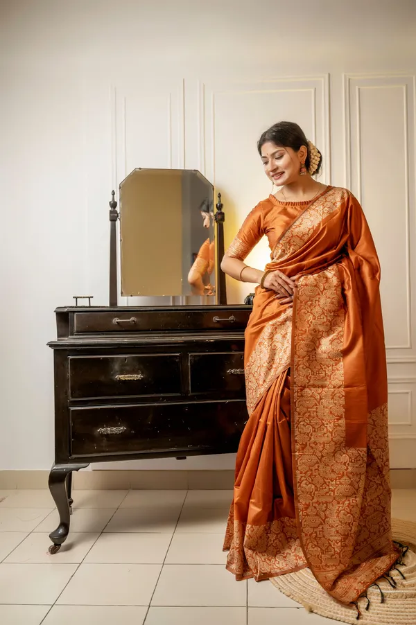 Orange_Silk_Blend_Saree_For_Women