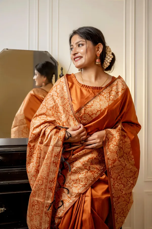 Orange_Silk_Blend_Saree_For_Women