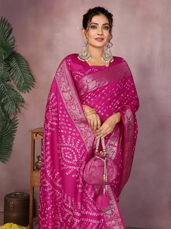 Fuchsia_Silk_Blend_Saree_For_Women