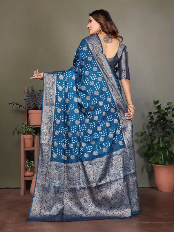 Teal_Silk_Blend_Saree_For_Women