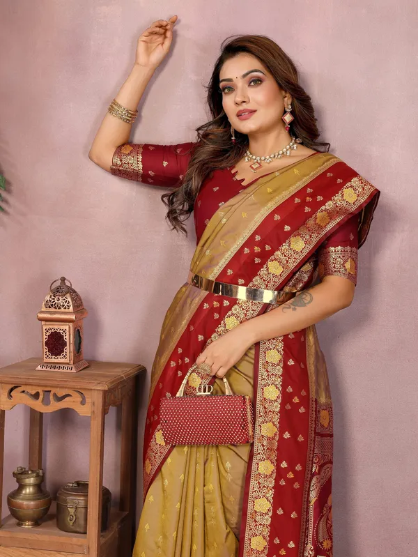 Gold_Toned_Art_Silk_Saree_For_Women