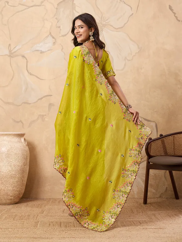 Yellow_Pure_Chiffon_Saree_For_Women