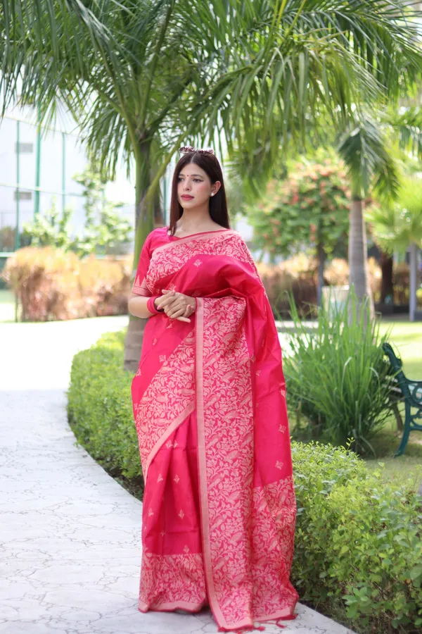 Pink_Silk_Blend_Saree_For_Women