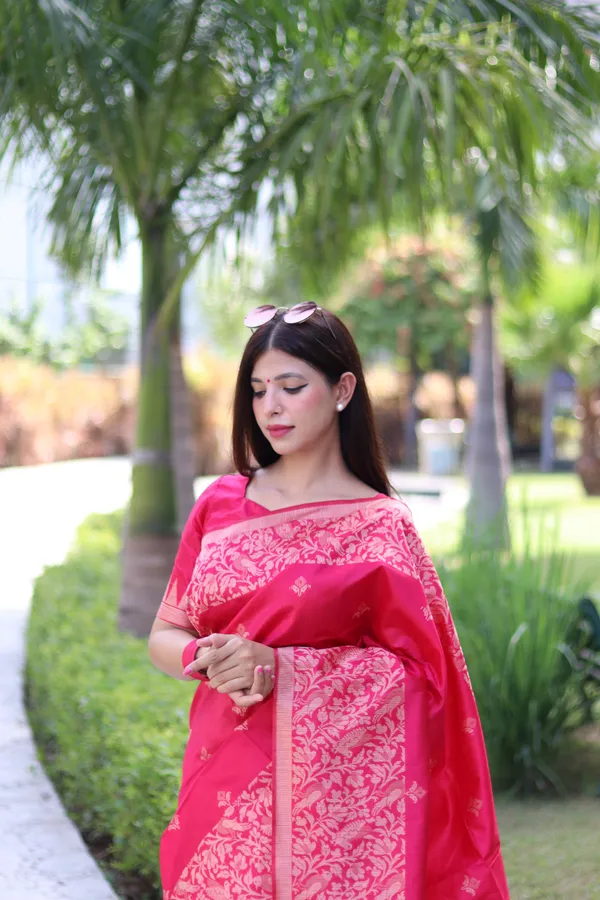 Pink_Silk_Blend_Saree_For_Women