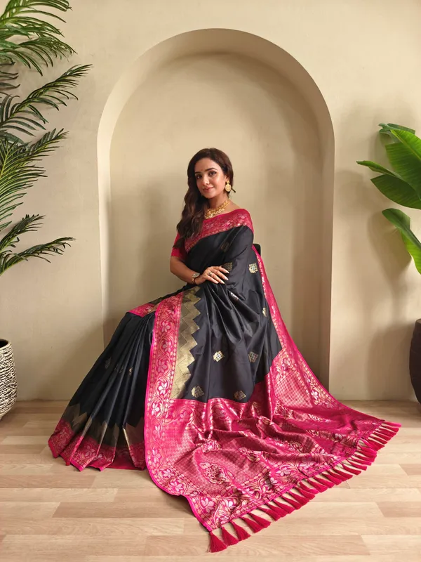 Green_Art_Silk_Saree_For_Women