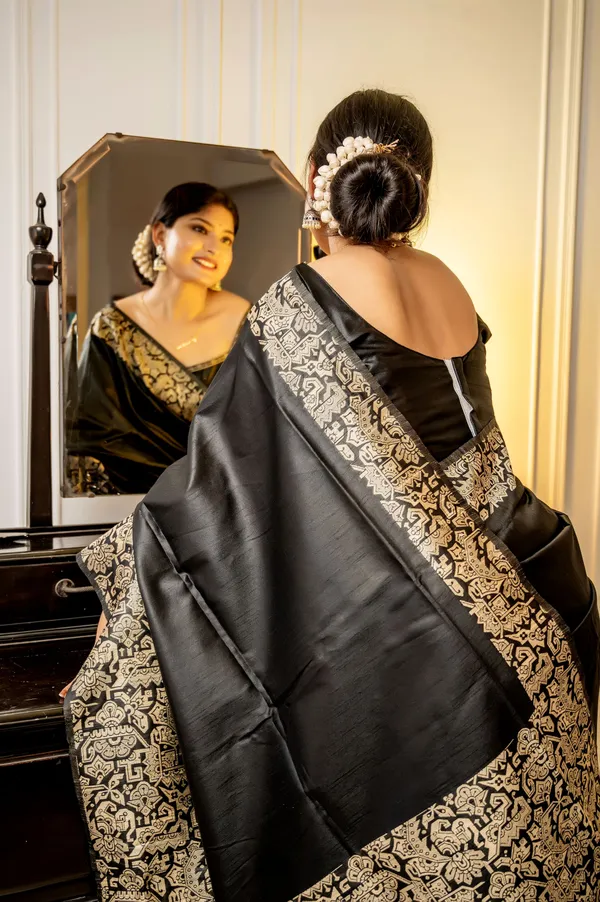 Black_Silk_Blend_Saree_For_Women