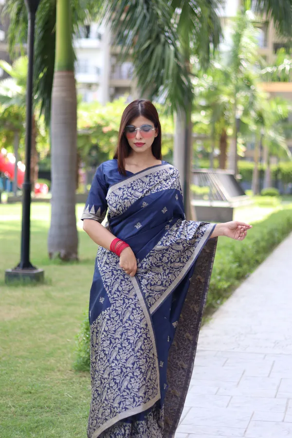 Blue_Silk_Blend_Saree_For_Women