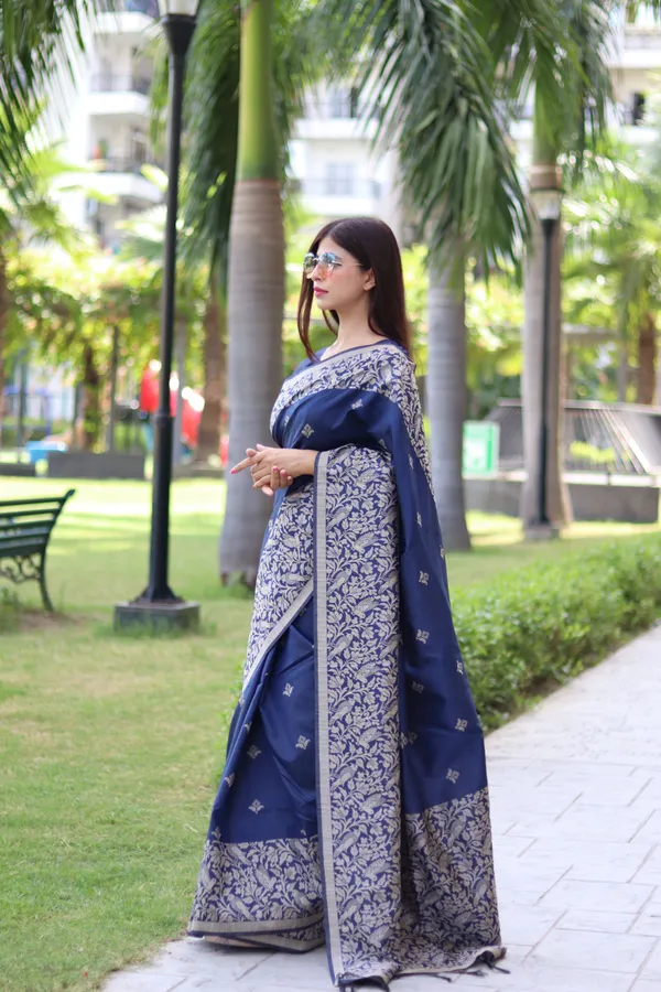 Blue_Silk_Blend_Saree_For_Women