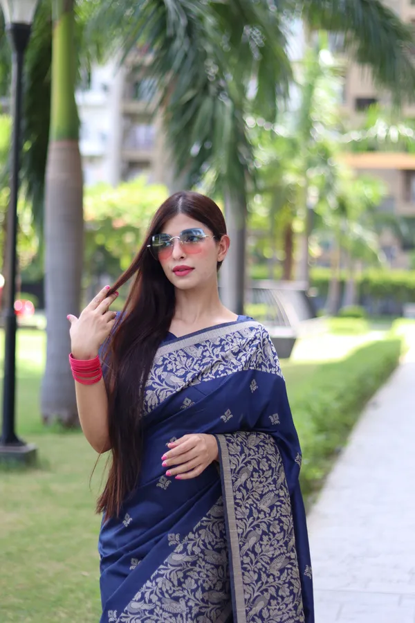 Blue_Silk_Blend_Saree_For_Women