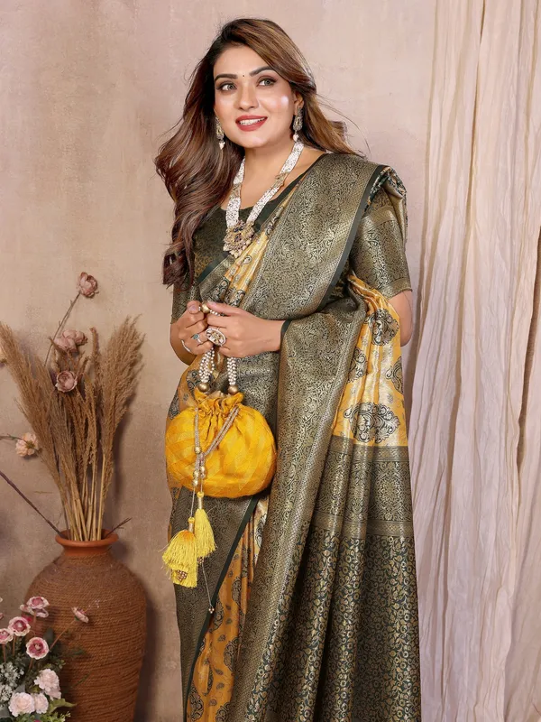 Pink_Tissue_Saree_For_Women