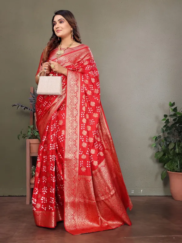 Red_Silk_Blend_Saree_For_Women