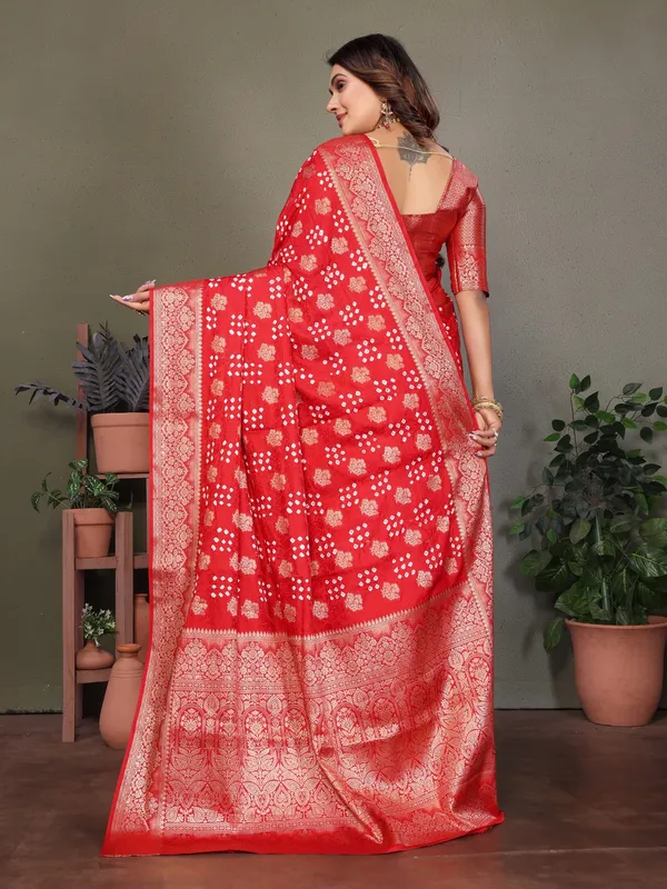 Red_Silk_Blend_Saree_For_Women
