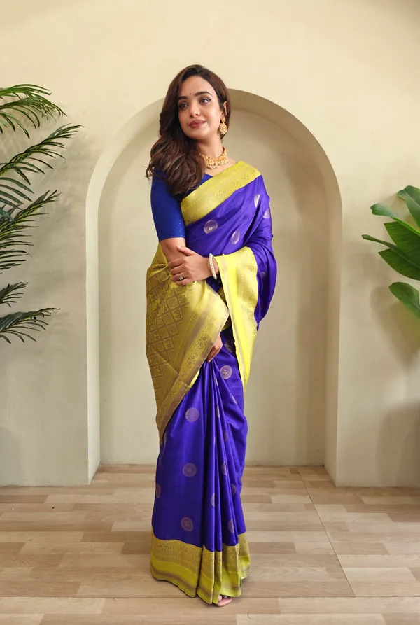 Blue_And_Green_Art_Silk_Saree_For_Women
