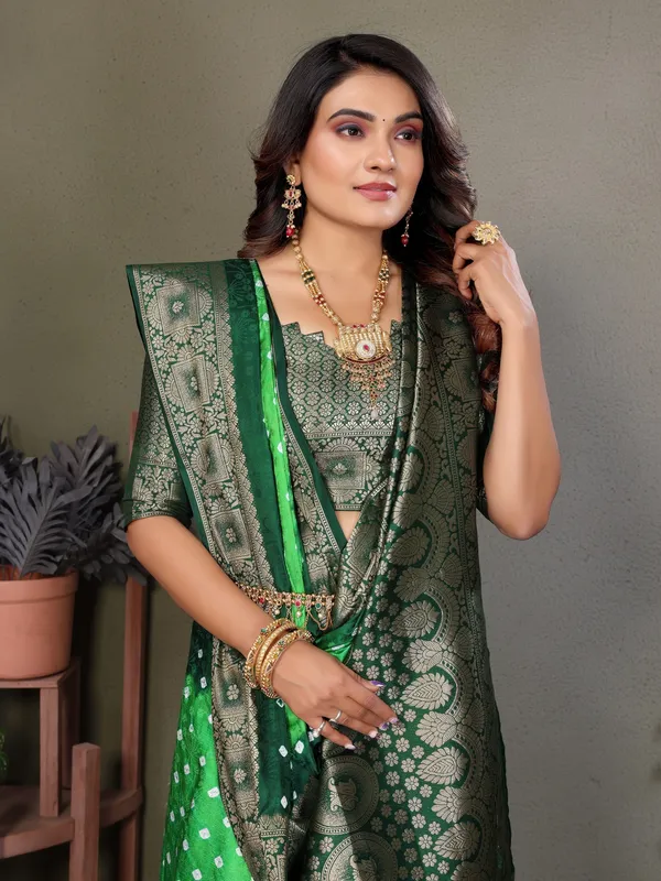 Green_Silk_Blend_Saree_For_Women