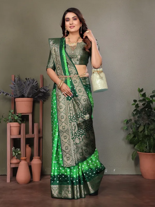 Green_Silk_Blend_Saree_For_Women