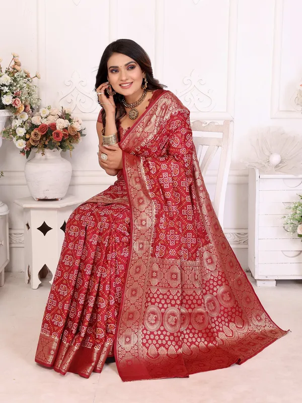 Red_Silk_Blend_Saree_For_Women