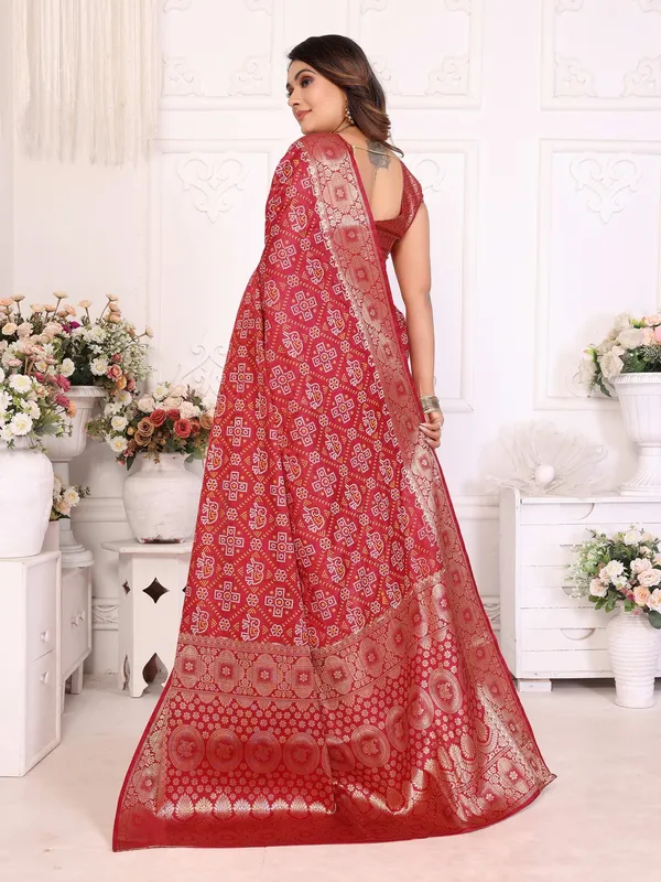 Red_Silk_Blend_Saree_For_Women