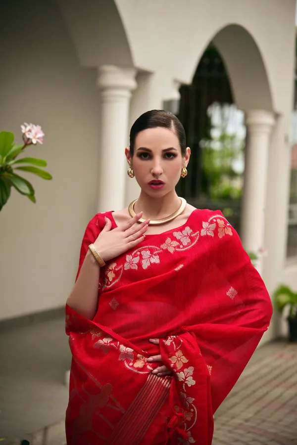 Red_Jute_Silk_Saree_For_Women