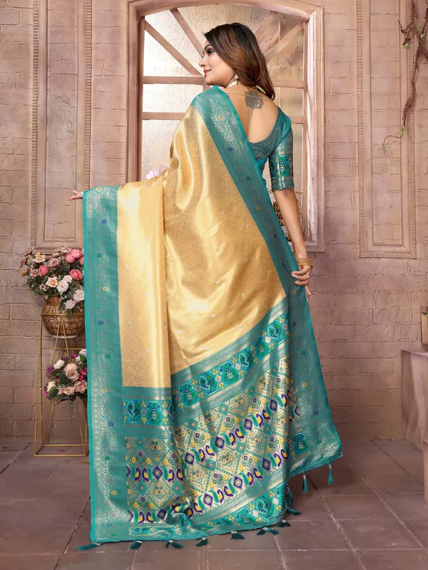 Gold_Toned_Tissue_Saree_For_Women