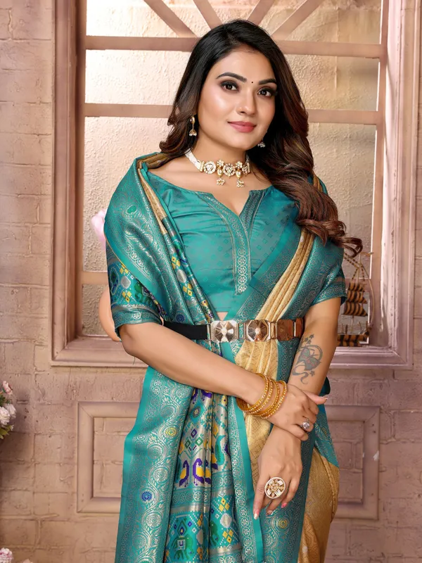 Gold_Toned_Tissue_Saree_For_Women