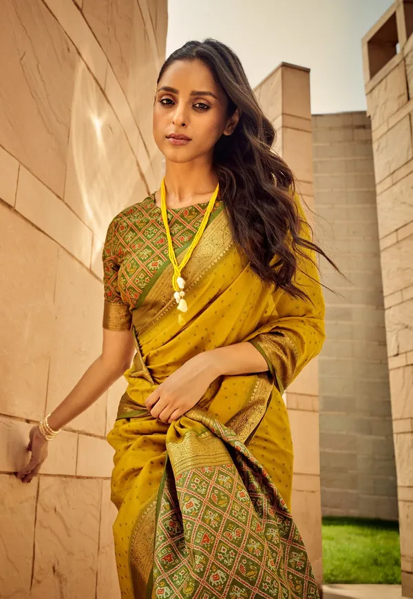 Yellow_Silk_Blend_Saree_For_Women