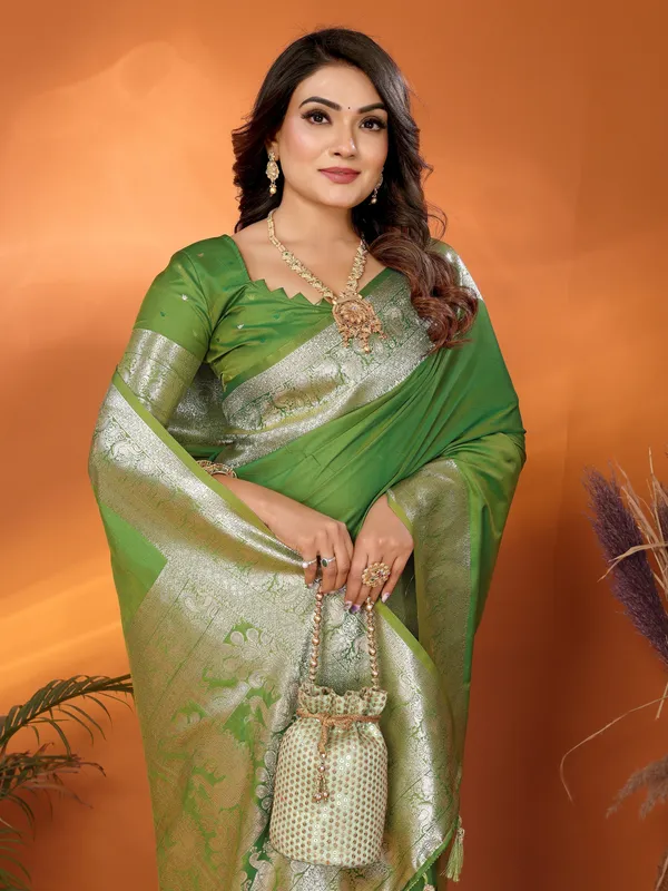 Green_Art_Silk_Saree_For_Women