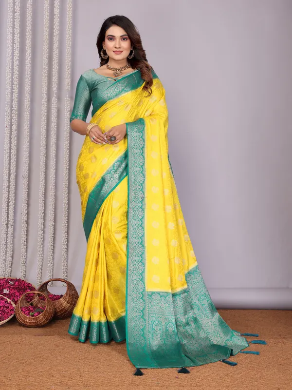 Yellow_Silk_Blend_Saree_For_Women