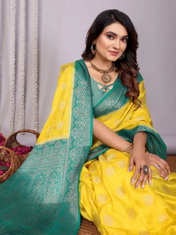 Yellow_Silk_Blend_Saree_For_Women