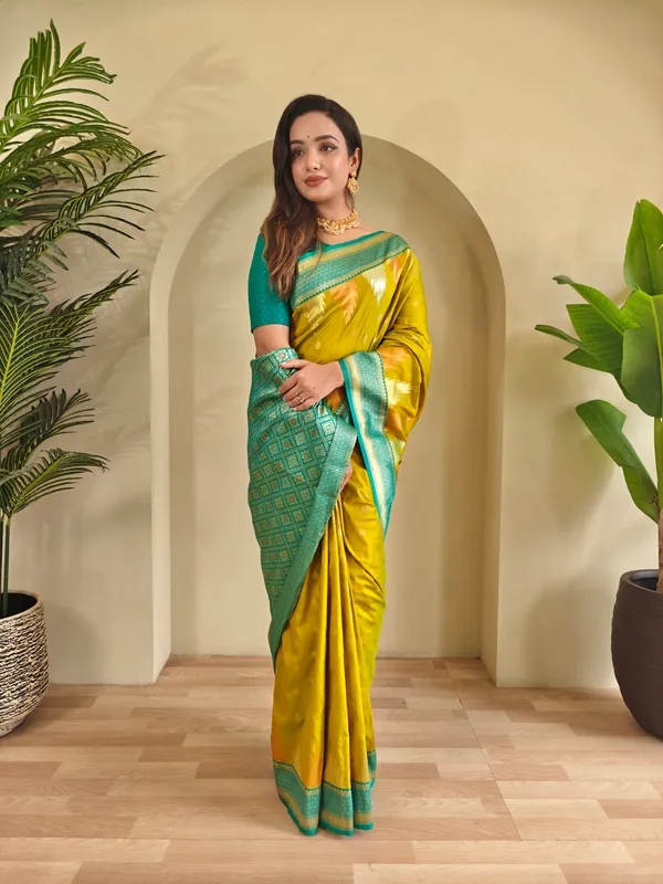 Yellow_Art_Silk_Saree_For_Women