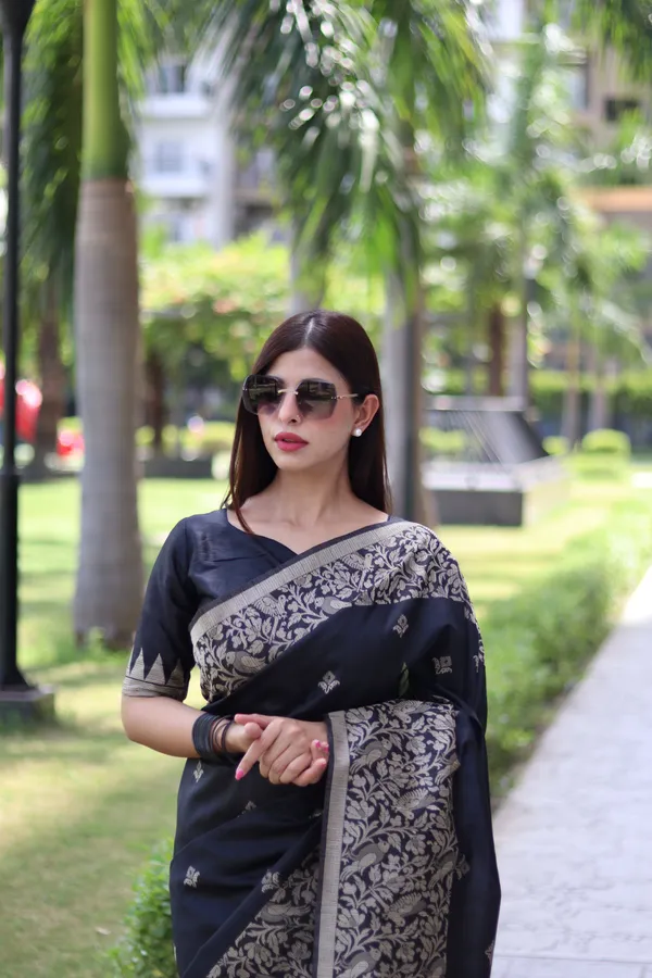 Navy_Blue_Silk_Blend_Saree_For_Women