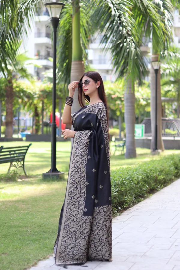Navy_Blue_Silk_Blend_Saree_For_Women