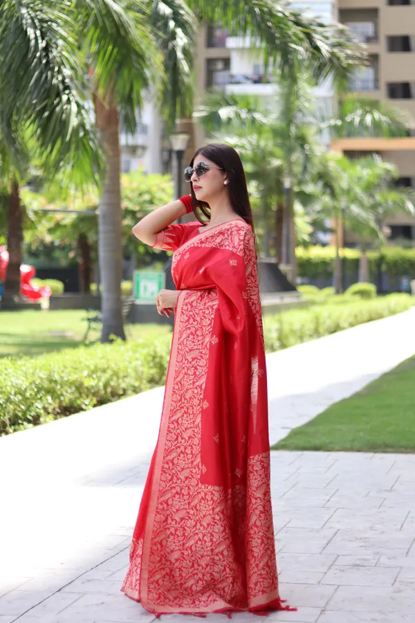 Red_Silk_Blend_Saree_For_Women