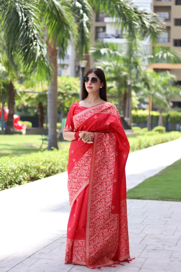 Red_Silk_Blend_Saree_For_Women