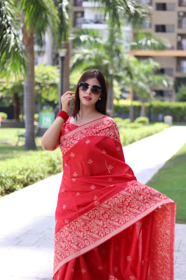 Red_Silk_Blend_Saree_For_Women