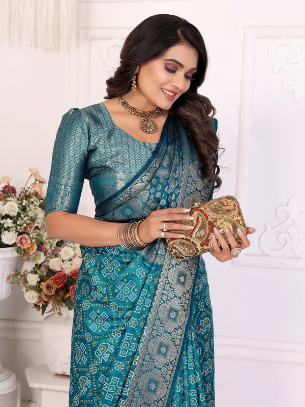 Teal_Silk_Blend_Saree_For_Women