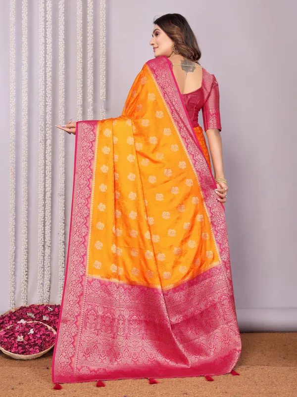 Orange_Silk_Blend_Saree_For_Women