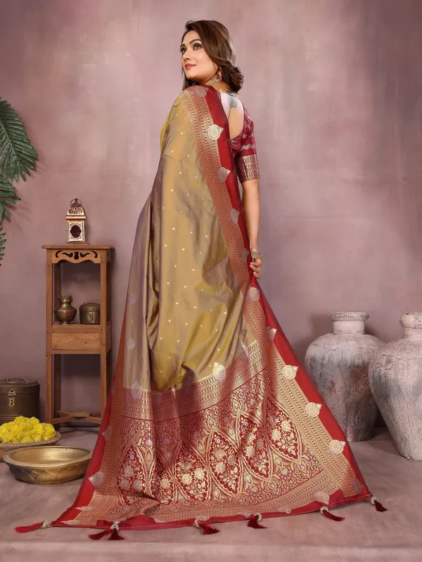 Gold_Toned_Art_Silk_Saree_For_Women