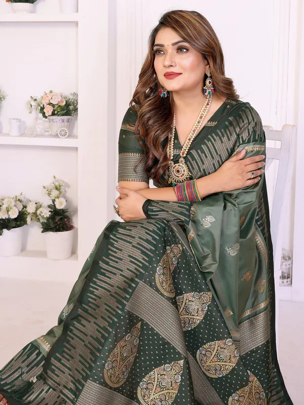 Green_Silk_Blend_Saree_For_Women