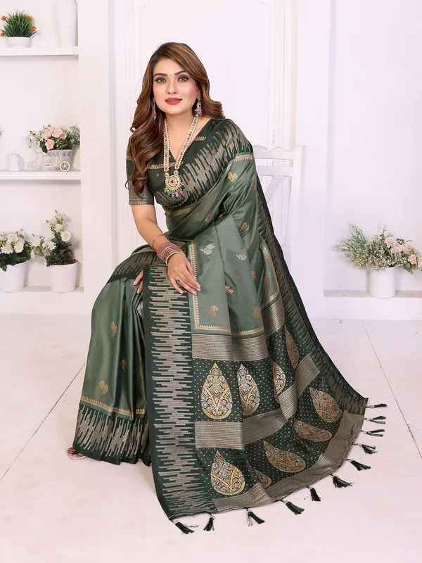 Green_Silk_Blend_Saree_For_Women