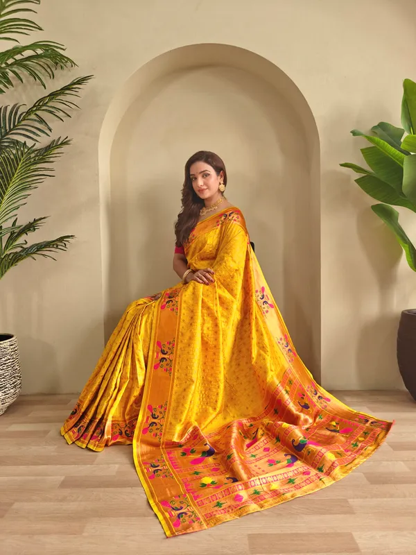 Yellow_Art_Silk_Saree_For_Women
