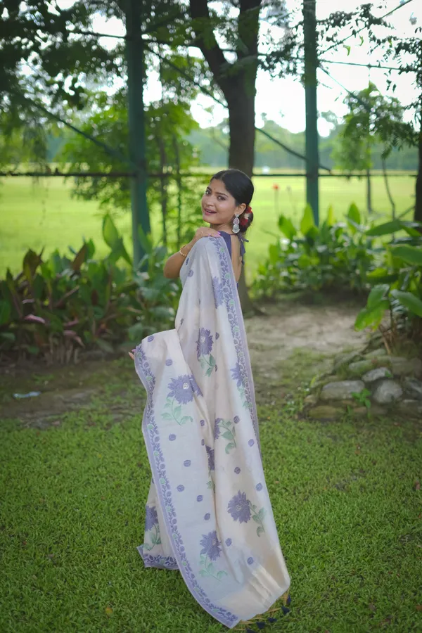 Off_White_Pure_Cotton_Saree_For_Women