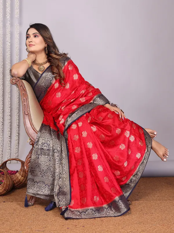 Red_Silk_Blend_Saree_For_Women