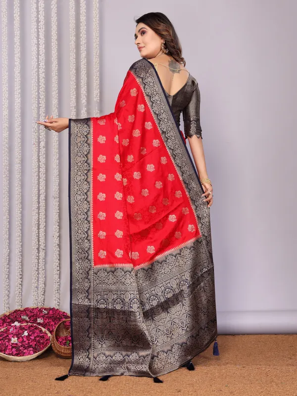 Red_Silk_Blend_Saree_For_Women