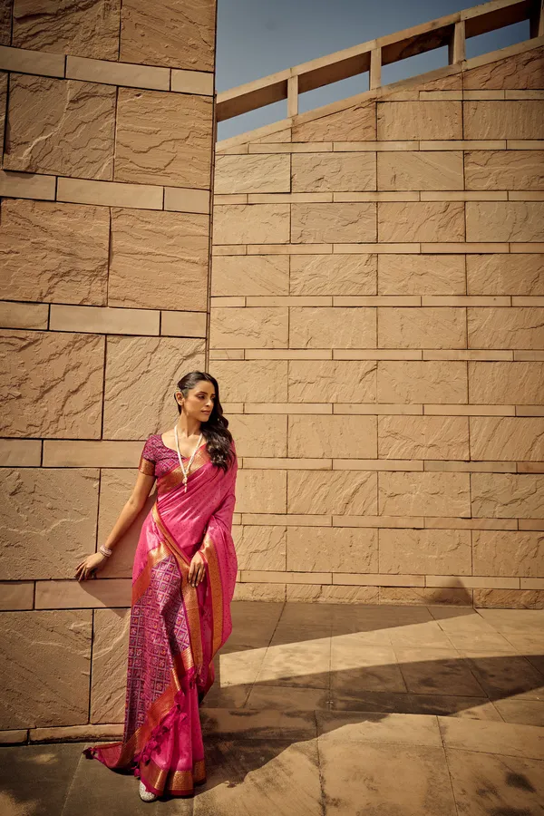 Pink_Silk_Blend_Saree_For_Women