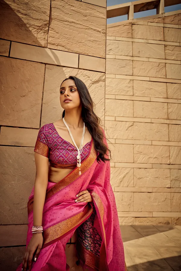 Pink_Silk_Blend_Saree_For_Women