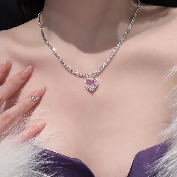 Silver_Elegant_Heart-Shaped_Pink_Crystal_Pendant_Necklace_For_Women